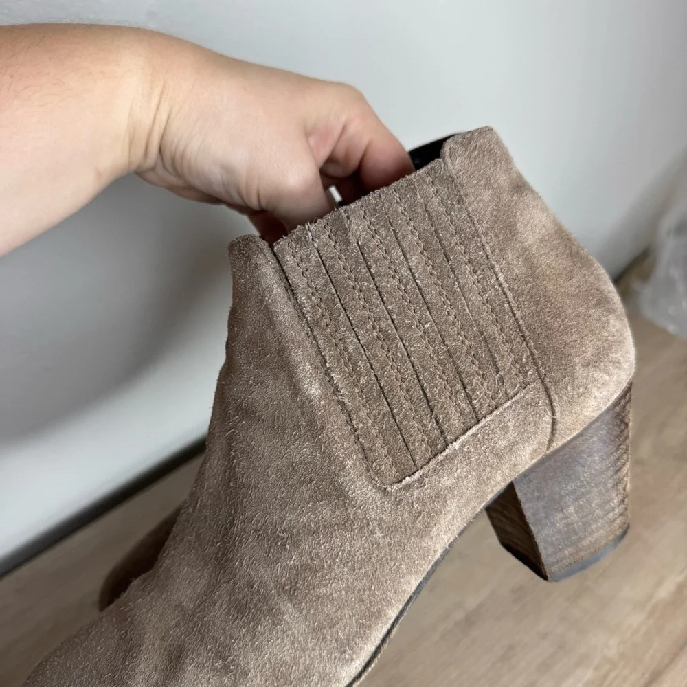 Aquatalia Fallon Suede Chelsea Ankle Boots 8.5 Women’s Brown
